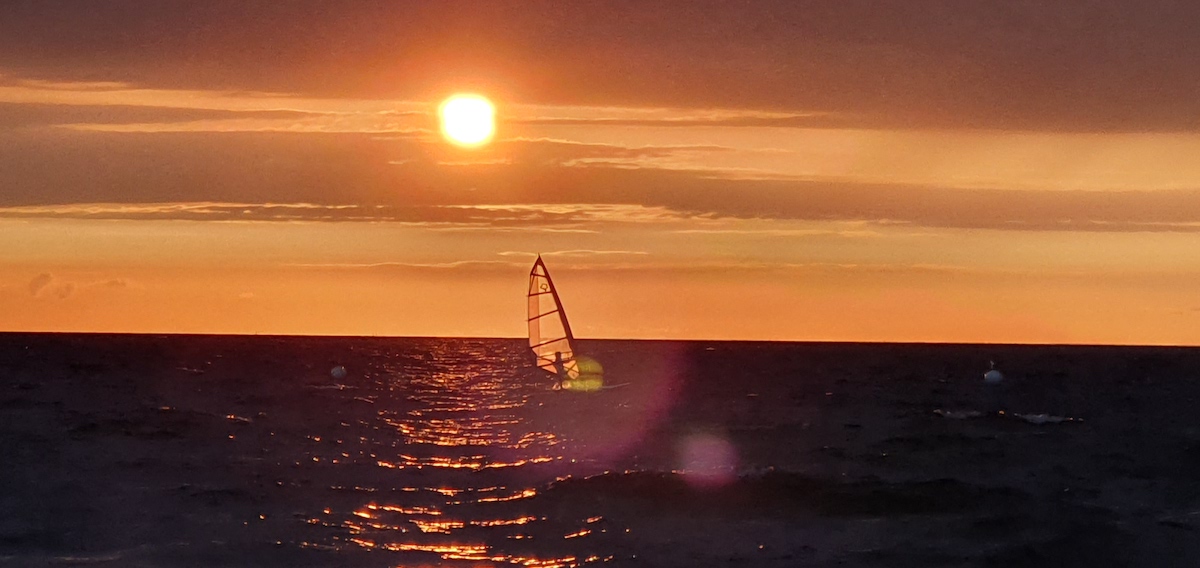 Juicy Fields Erstinvest September 2021 Sonnenuntergang Meer
